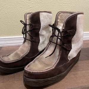 Vintage Apres Snow Winter Boots Lace up Faux Fur Suede Italy Brown Beige Size 9